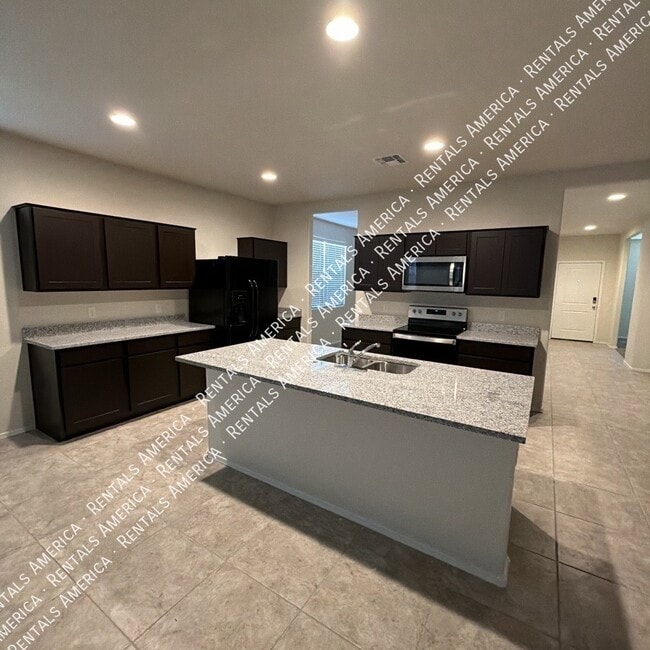 Photo - 1038 W Castle Ct