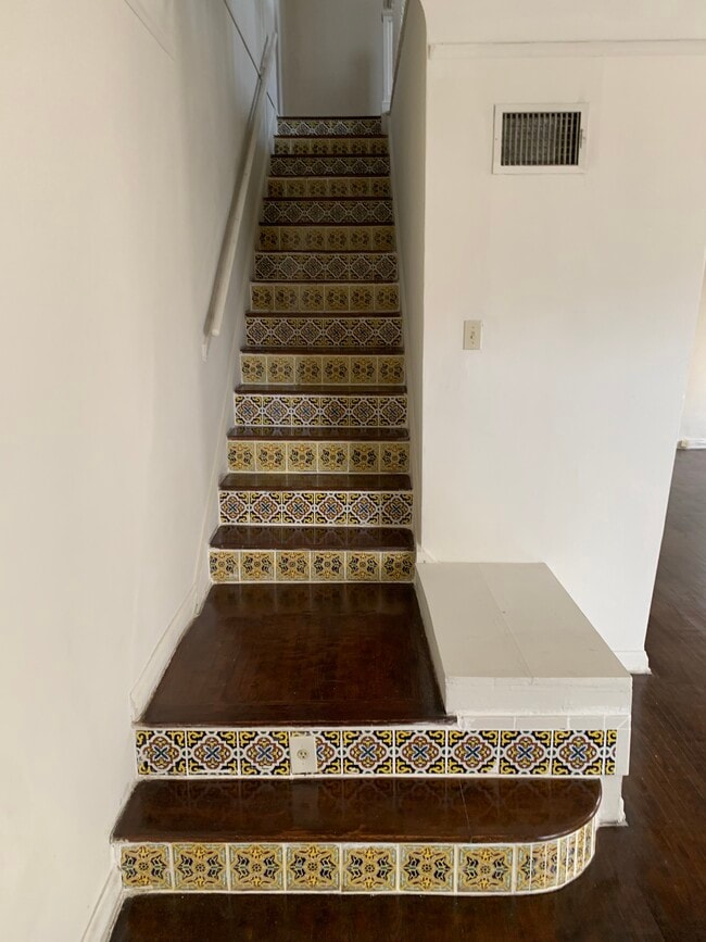 Photo - 824 S Curson Ave