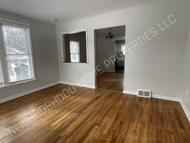 Photo - 2450 Gerald Ave