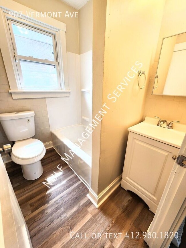 Photo - 907 Vermont Ave