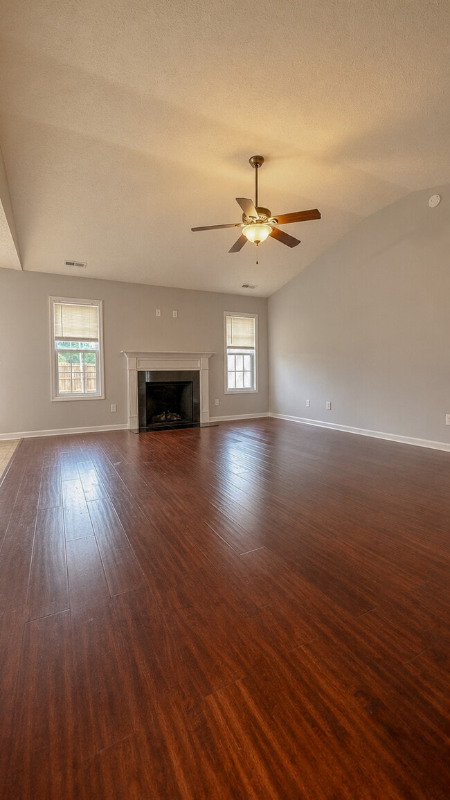 Photo - 337 Kingston Rd