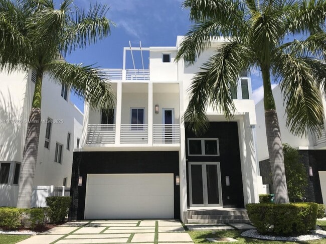 Building Photo - 8225 NW 34th St Rental