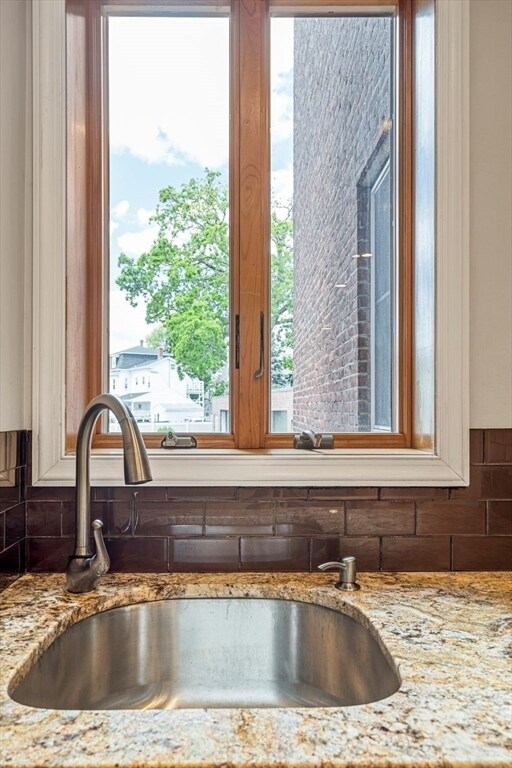Photo - 75 Easton St Unidad #1