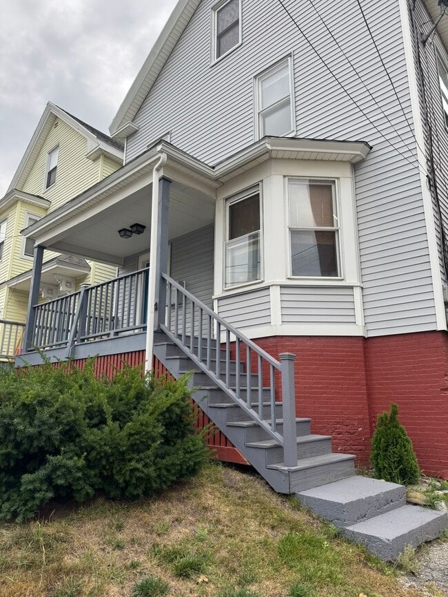 Building Photo - 14 Boynton St Unit 2