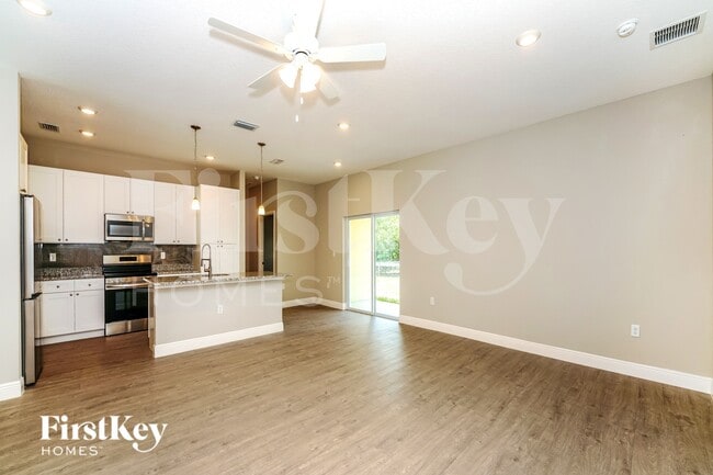 Photo - 446 Reading St SE