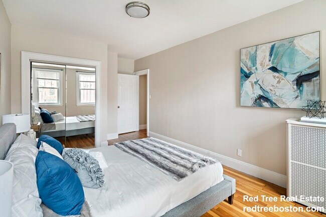 Photo - 52 Strathmore Rd Unit 3