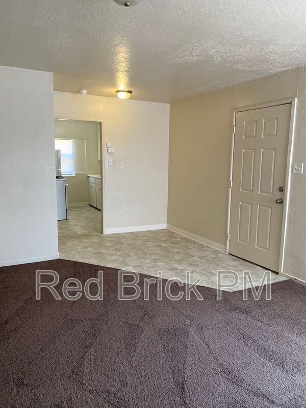 489 Cedar Ave
