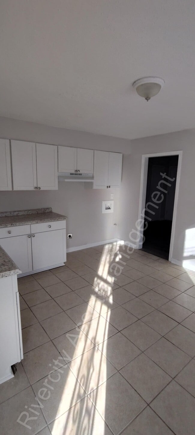 Photo - 107 Loraine Rd