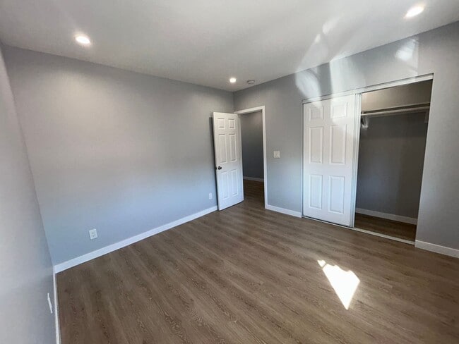 Photo - 531 1/2 W 56TH ST Unit 531 1/2 W 56TH ST