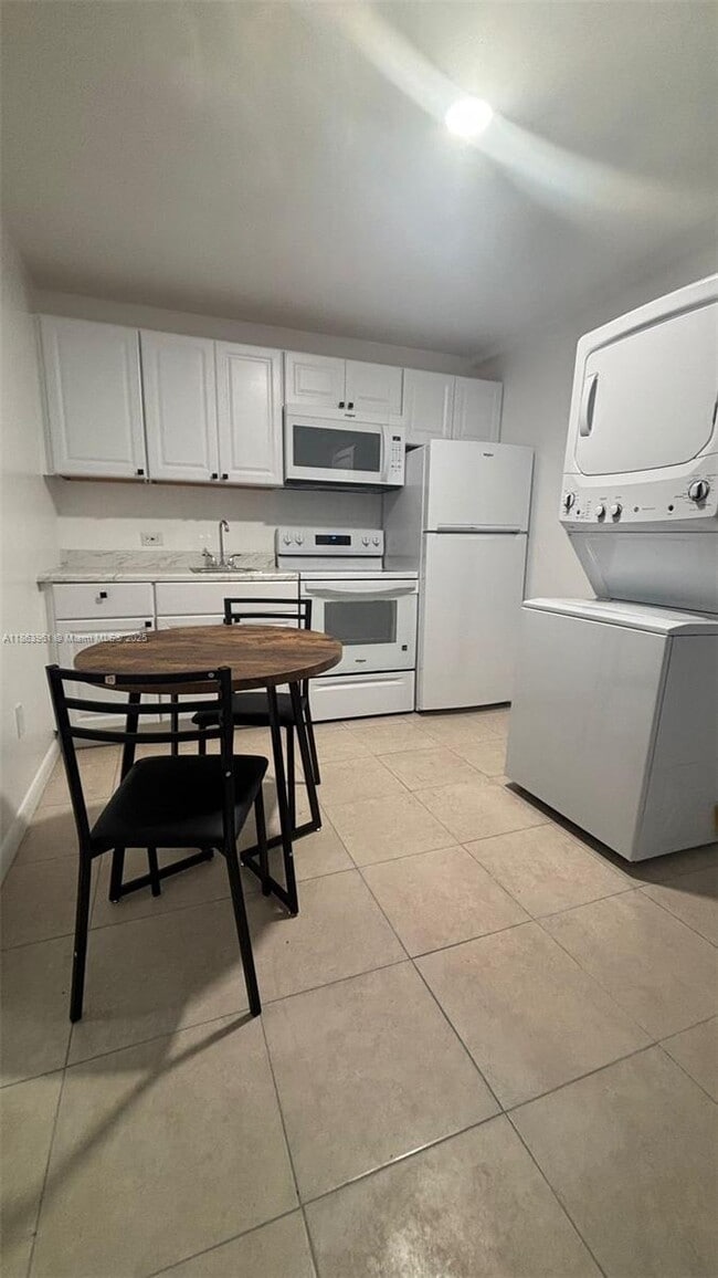 Building Photo - 14392 SW 95th Terrace Unit B Rental