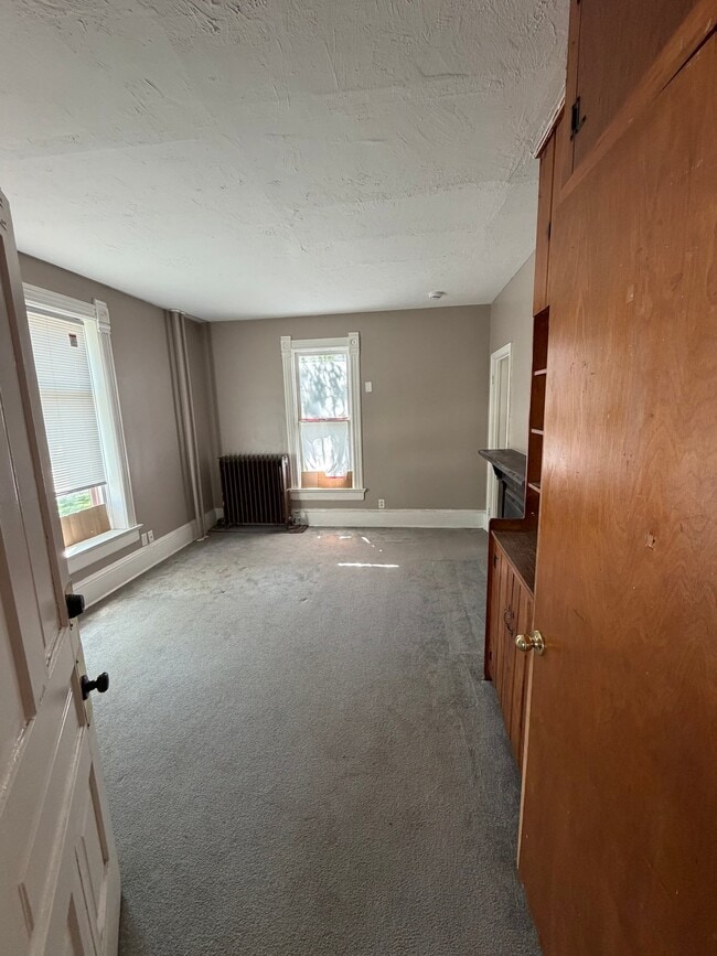 Photo - 512 W Ionia St Unit B