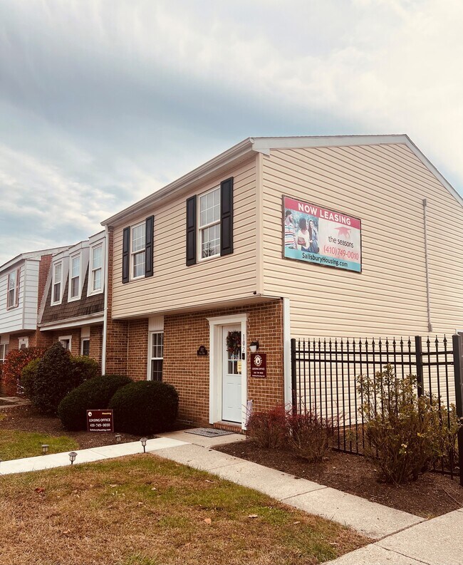 Photo - 106 Perry Dr Townhome