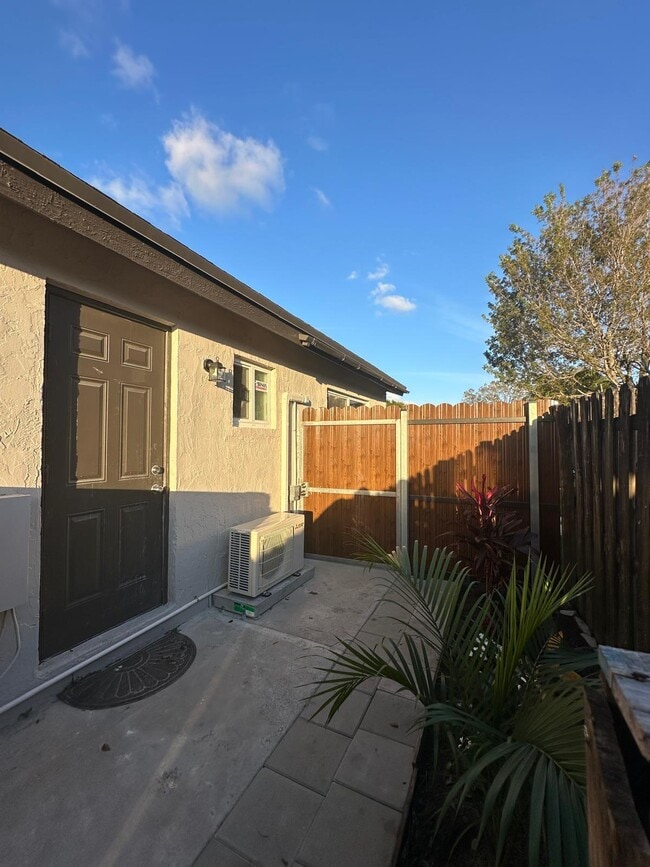 Photo - 5225 SW 116th Ave Apartamentos Unidad The Garage