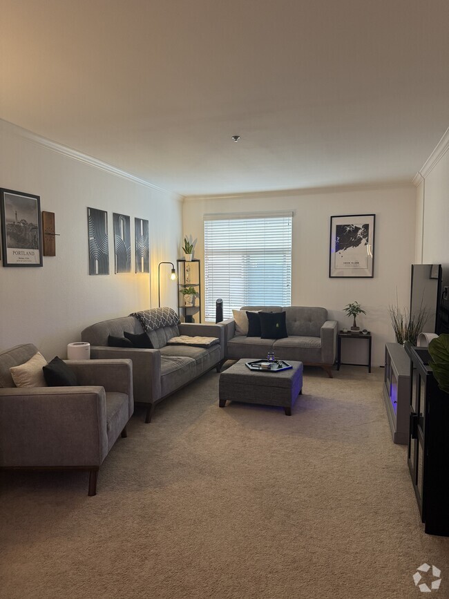 Building Photo - 1642 7th Ave Unit 223 Rental