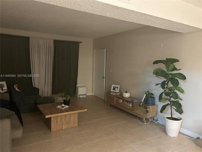 Photo - 956 NE 80th St