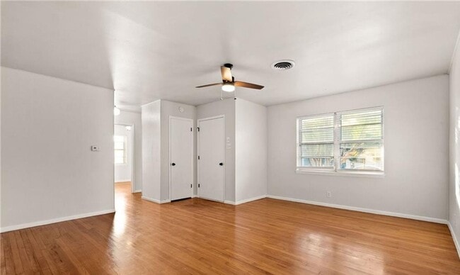 Photo - Renovated 4-bedroom 1.5 bathroom home!  Housing accepted! MOVE-IN SPECIAL!