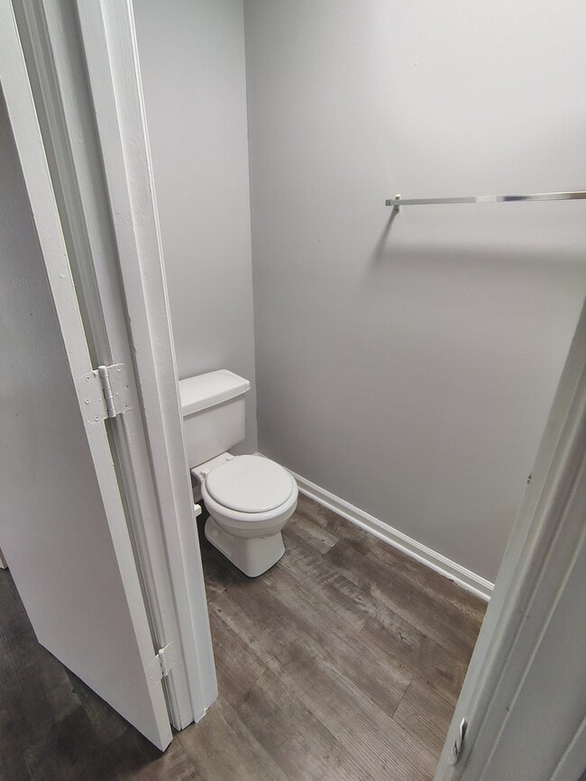 Photo - 16 Duiguid Dr