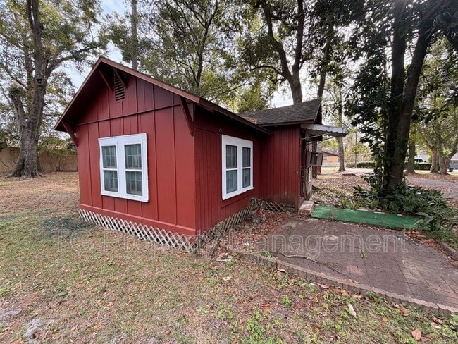 Building Photo - 5691 Akra Ave