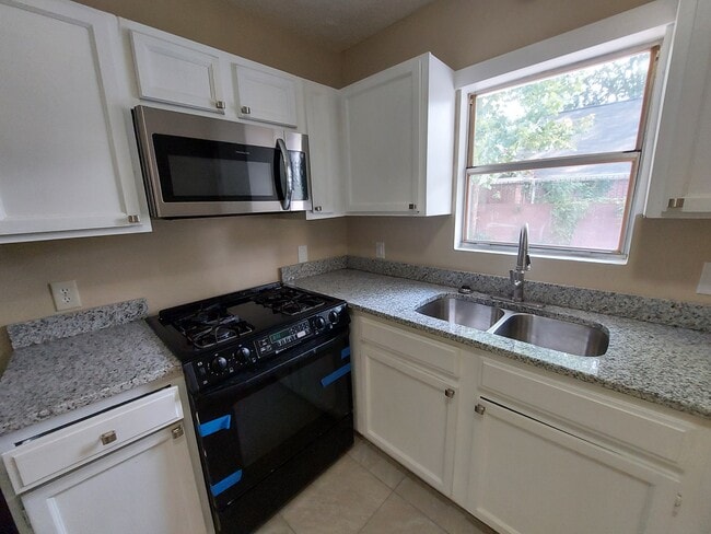 Photo - 2006 Heidt St