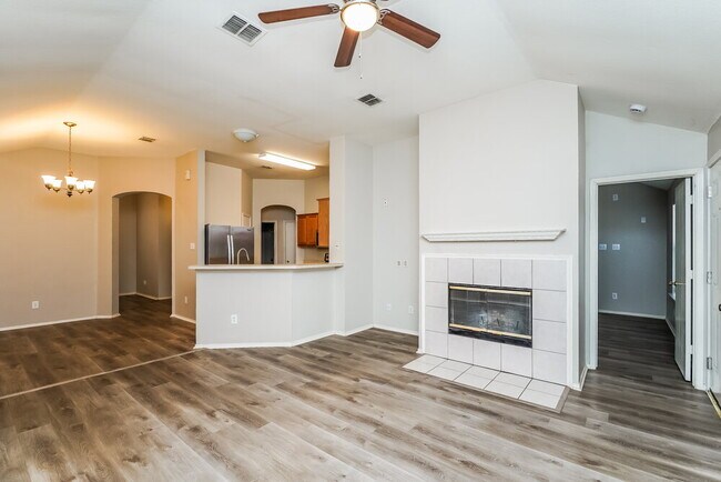 Photo - 5528 Spring Ridge Dr