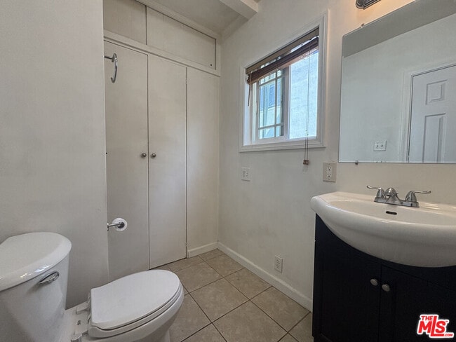 Photo - 1516 Talmadge St Unit UBU