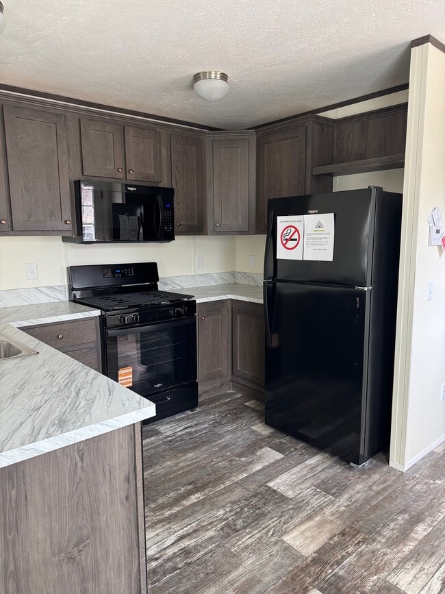 Photo - 7 Saratoga Dr