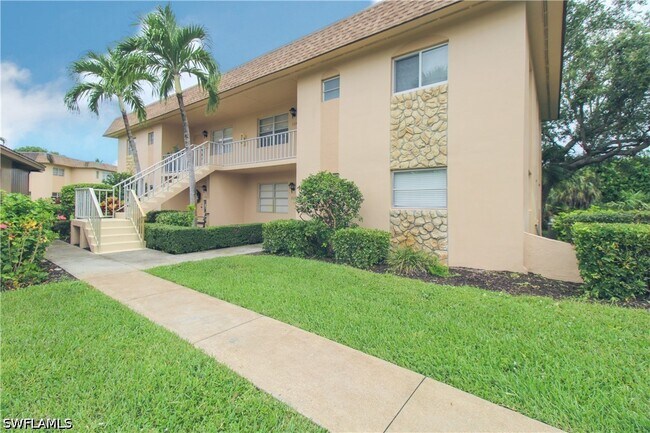 Building Photo - 729 Palm View Dr Unit D4