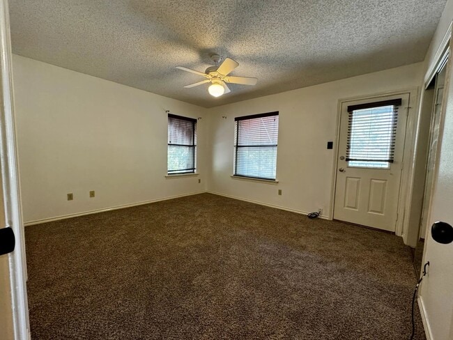 Photo - 2058 Owasso St