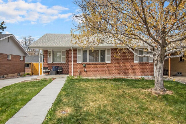 Garden Level 2 Bed, 1 Bath Duplex Availabl... - Garden Level 2 Bed, 1 Bath Duplex Availabl... Apartment Unit #B