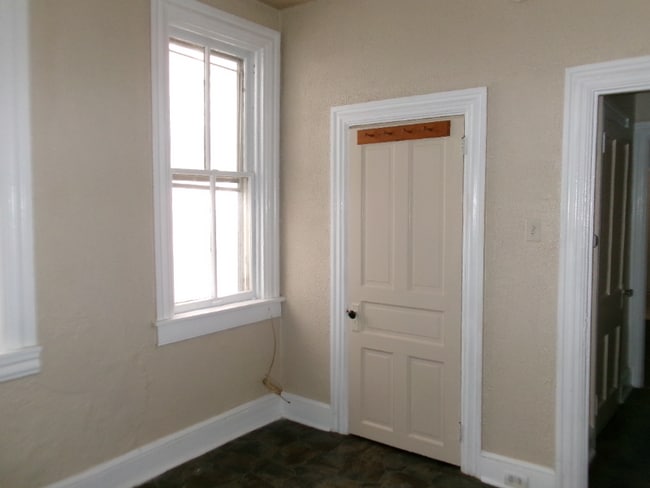 Photo - 240 W King St Unit Apt 3