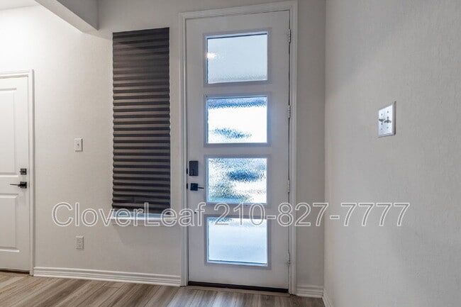 Photo - 9522 Reinhartz Wy