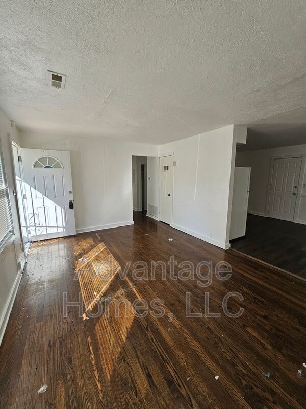 Photo - 11410 Palmer Ave