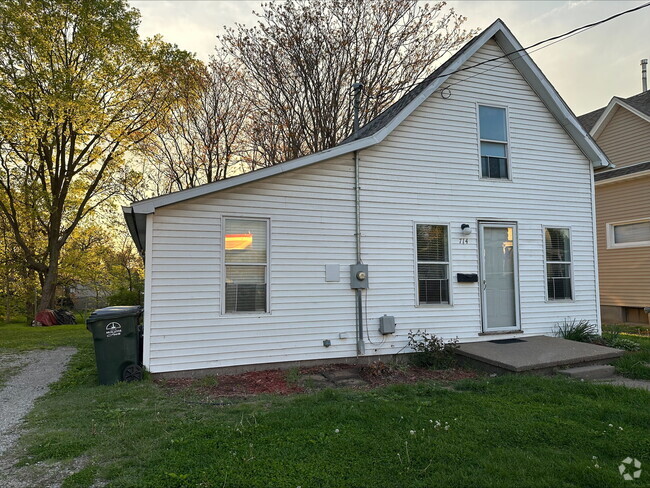 Building Photo - 714 Park Ave Rental