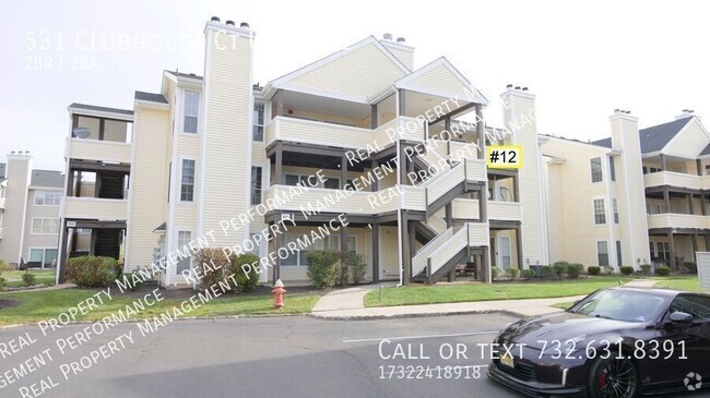 Building Photo - 3rd Floor Condo with 2 BR and 2 Full Baths...