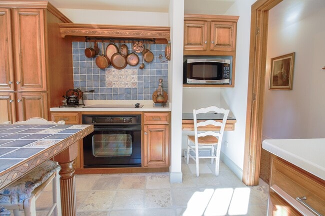 Photo - 729 N Washburn St