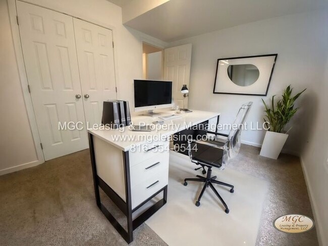 Photo - 3 bedroom Duplex with unique floor plan for rent in the Northland