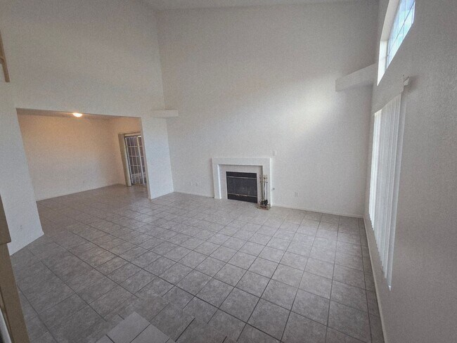 Photo - 2 BEDROOM TOWNHOUSE WITH 1 CAR GARAGE..HUR...