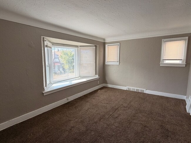 Photo - 16728 Woodingham Dr Unit Upper