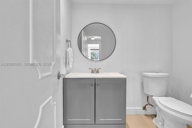 Building Photo - 9381 E Bay Harbor Dr Unit 202s
