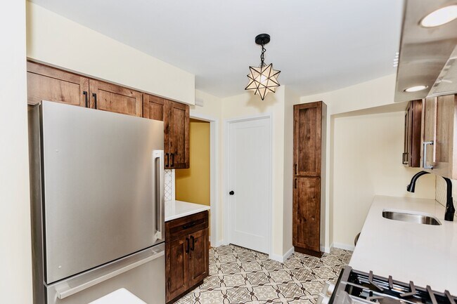 Photo - 1006 Brooks St