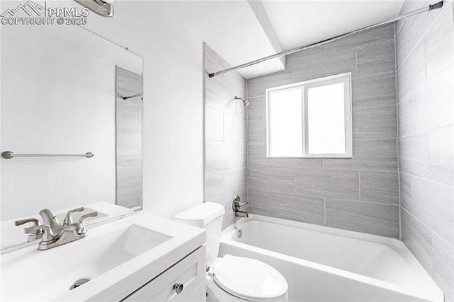 Photo - 2155 King St Unit A