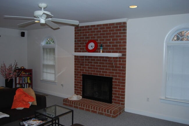 Photo - 8413 Wilshire Pl