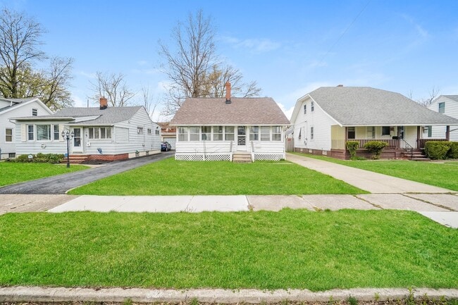 Photo - 19431 Tyronne Ave