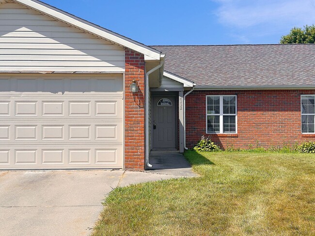 Building Photo - 2332 Hopkins Dr