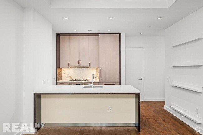 Building Photo - 261 W 25th St Rental
