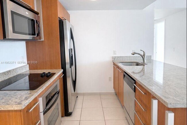 Photo - 185 SW 7th St Unidad 3704