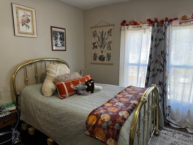 Photo - 104 Chapin St