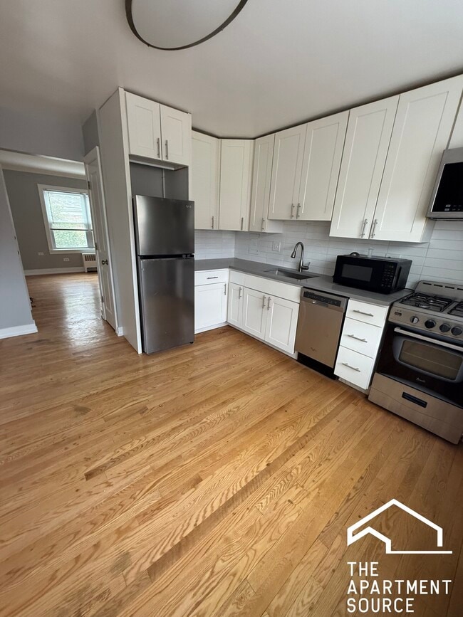 Photo - 6735 N California Ave Unidad 2W Rental