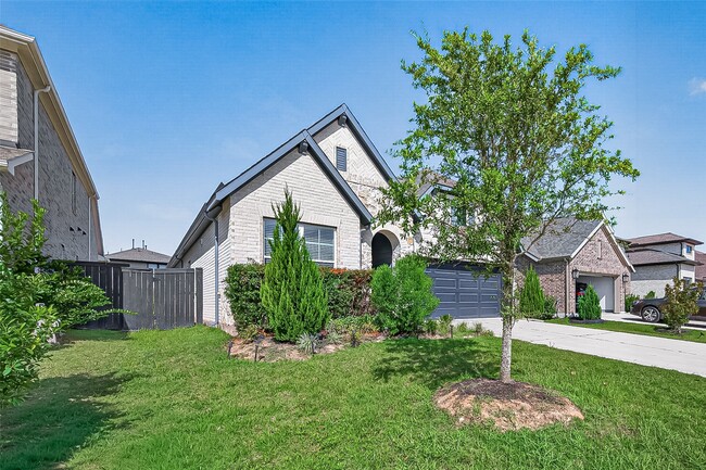 Photo - 234 Amaranth Wy