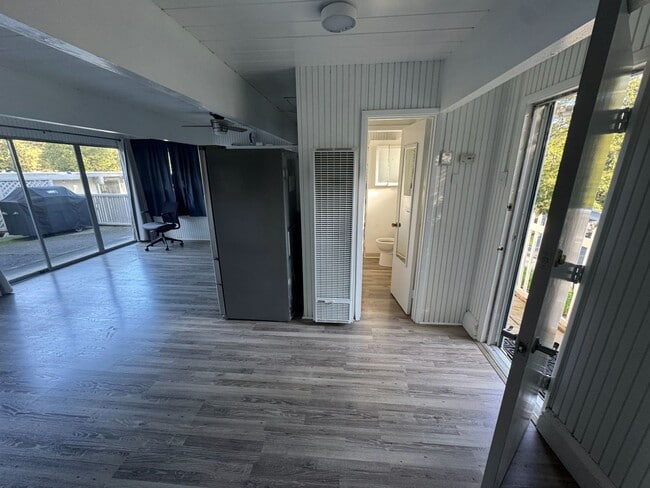 Photo - 160 College Ave Unit #B